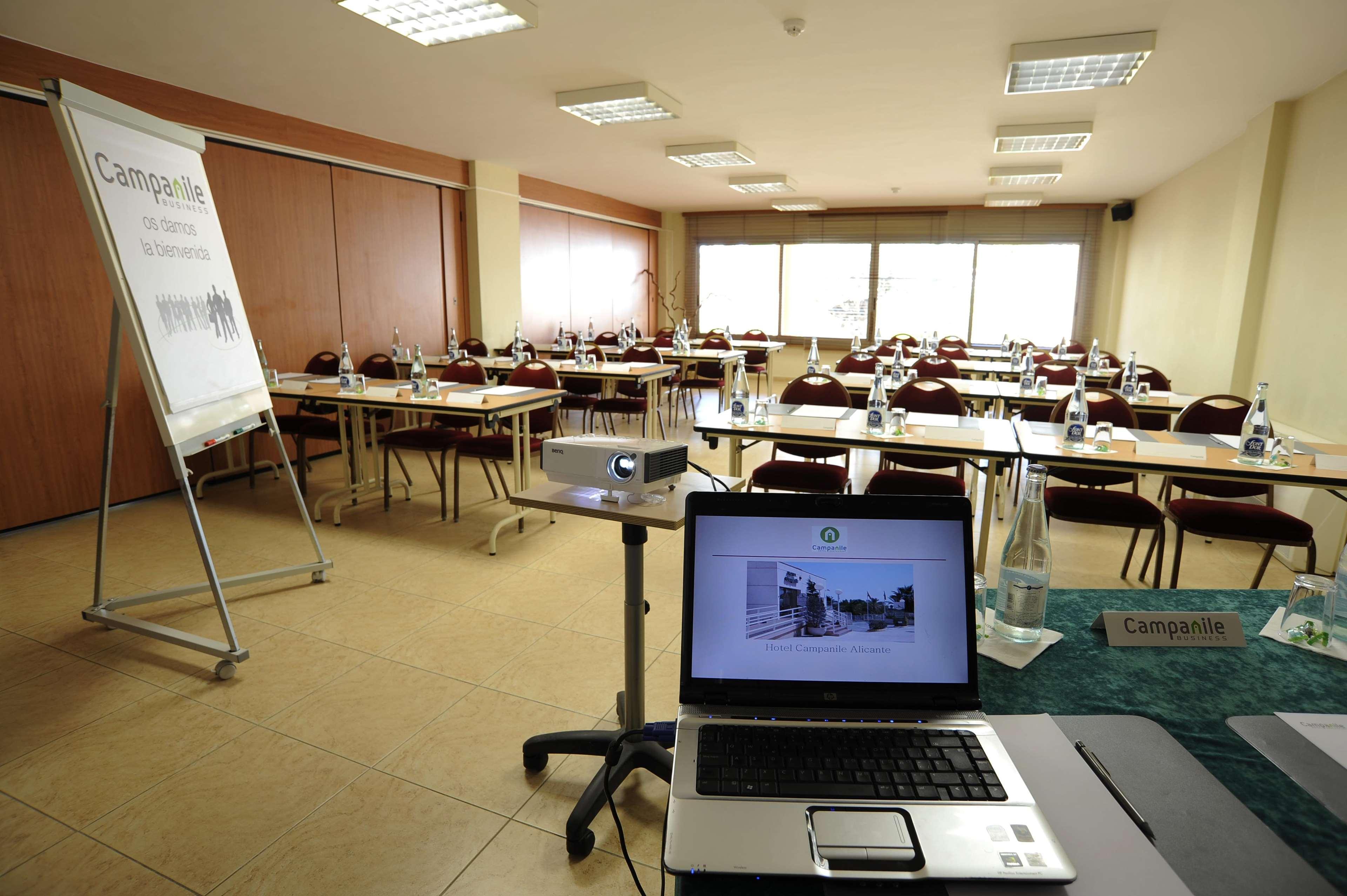 Travelodge Alicante Puerto Dış mekan fotoğraf