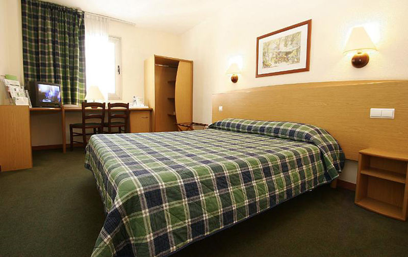 Travelodge Alicante Puerto Oda fotoğraf